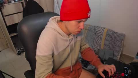 yurii_moody online show from November 16, 8:00 pm