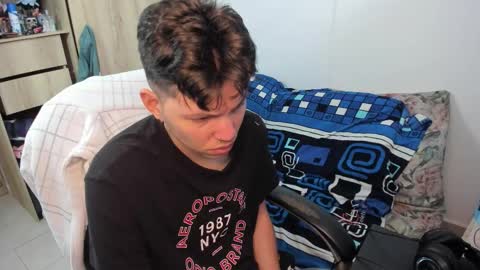 yurii_moody online show from March 22, 3:27 pm