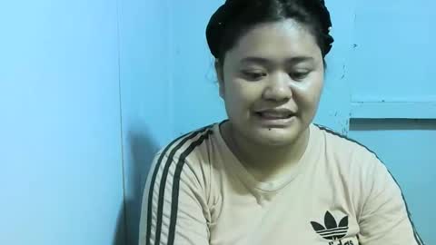 hi i am YvanVan online show from December 11, 4:52 pm