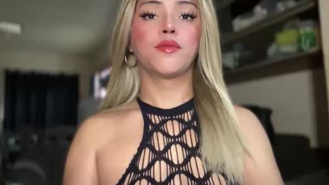 Miss Cali online show from November 28, 10:06 pm