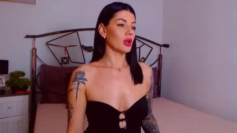 I V Y   online show from October 17, 7:40 pm