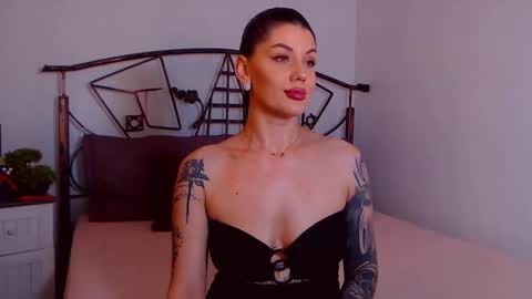 I V Y   online show from November 14, 11:06 pm