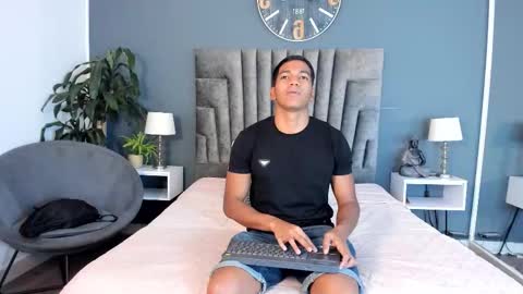 zac online show from November 2, 3:06 am