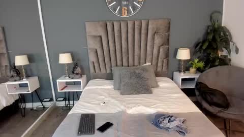 zac online show from November 11, 3:20 am