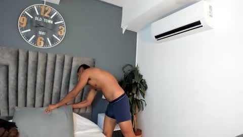 zac online show from November 16, 4:03 am