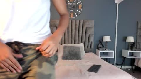 zac online show from November 4, 3:30 am