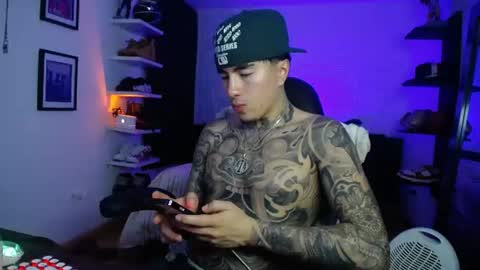 zac_muller1 online show from July 13, 3:32 am