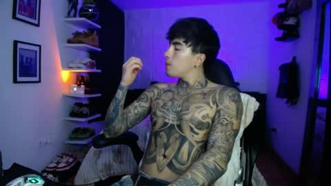 zac_muller1 online show from April 4, 3:57 am