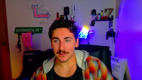 Zach Rhyder online show from November 13, 2:25 am