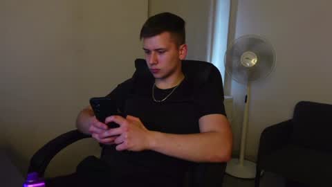 ZACK GILLIAN online show from June 5, 5:40 pm