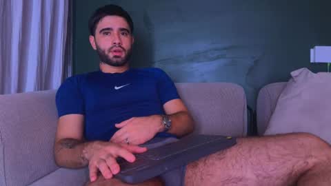 zack_sullivan22 online show from June 16, 2:48 am