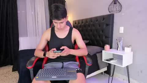 Samuel online show from July 8, 7:28 pm