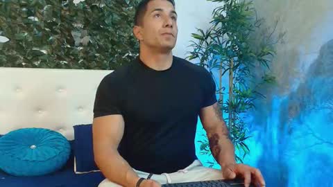 Snapshot of zanemaverick chatting on October 23, 11:44 am zanemaverick online show from October 23, 11:44 am