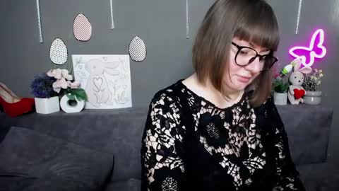 zannadreil online show from March 29, 8:10 pm