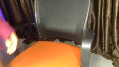 nicky online show from April 29, 6:13 pm