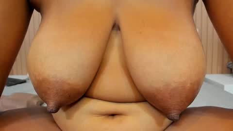 Snapshot of zara_lopez chatting on October 21, 11:48 am zara lopez online show from October 21, 11:48 am