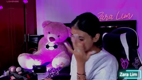 Zara Lim  online show from September 17, 7:50 pm