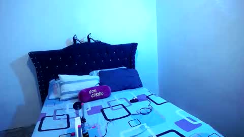 zaraluxx online show from January 18, 6:11 am