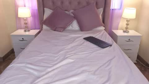 ZaraQuiinn online show from September 13, 1:57 pm