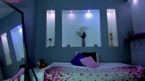 Karolyne online show from April 14, 3:48 pm