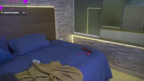 zenda_biancha online show from March 25, 1:51 pm