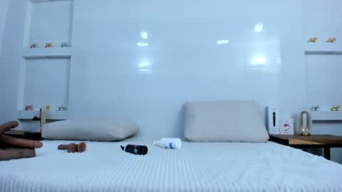 Zenda Evans online show from September 22, 3:32 am