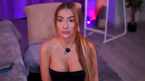 Zenyda online show from December 15, 1:07 pm