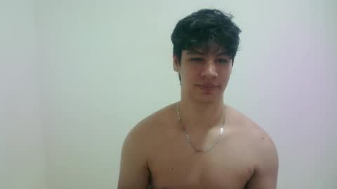 zeus_183 online show from April 2, 4:20 am