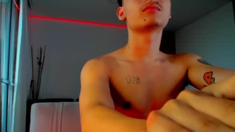 zeus online show from March 3, 9:05 pm