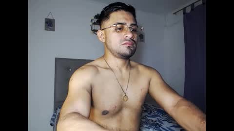 zeussexyhot online show from May 20, 5:48 am