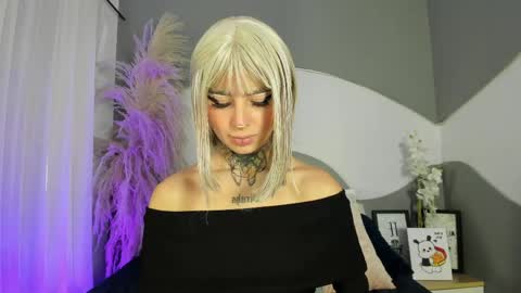 zhally_dee online show from April 28, 12:20 pm