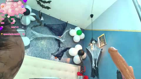 ZHAMIRA  ANDRES online show from November 1, 9:14 pm