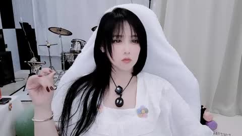 zhen online show from May 16, 12:15 pm