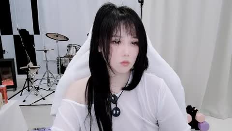 zhen online show from April 25, 4:37 pm