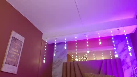 zinna_canela online show from June 2, 4:25 am