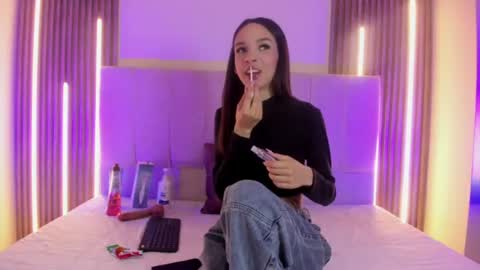 Zoe online show from July 1, 4:43 am