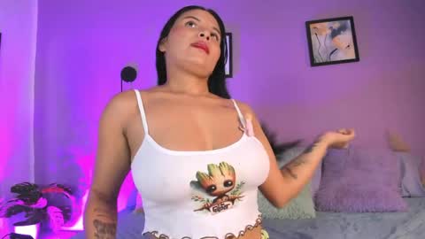 Zoe  online show from April 21, 3:35 am