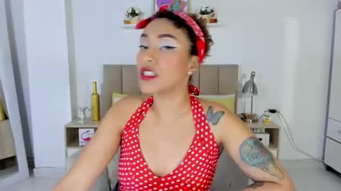 Zoe Gruber online show from May 6, 12:38 am