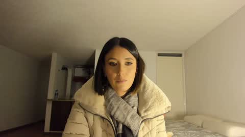 Snapshot of zoe_jeane_beker chatting on December 20, 2:52 am ZOE online show from December 20, 2:52 am