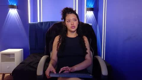 zoe  online show from March 21, 8:19 am