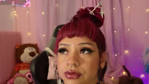 zoe_sullivan_ online show from May 17, 10:46 am