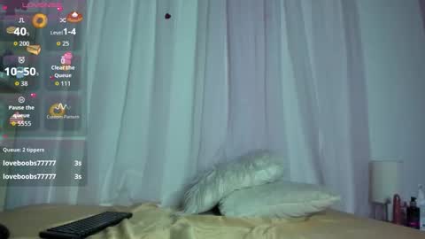 Zoe online show from October 20, 2:00 pm