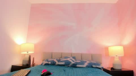 zoeblanc online show from April 7, 11:45 am