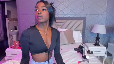 Zoecarrter online show from March 23, 6:07 am