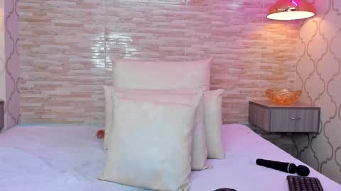 Snapshot of zoeesmitth chatting on October 2, 12:26 pm ZoeeSmitth online show from October 2, 12:26 pm