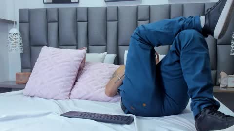 Zoe Krug online show from February 28, 1:59 pm