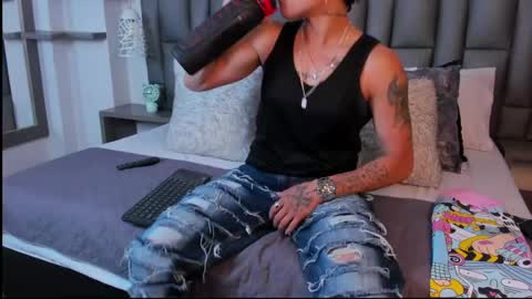 Zoe Krug online show from April 22, 12:56 pm