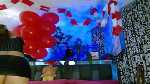 zoemi online show from February 18, 5:09 am