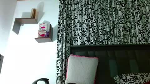 zoemi online show from May 29, 6:44 am