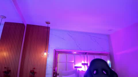 Zoes online show from February 2, 11:28 am